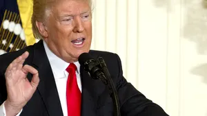 Donald Trump continuă războiul cu PRESA: Jurnaliştii nu ar trebui să aibă dreptul de a folosi surse anonime