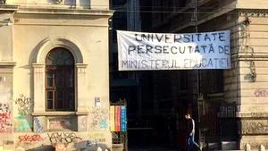 Universitatea din Bucureşti va da burse studenţilor afectaţi de alocarea locurilor. Ministrul Educaţiei va avea discuţii cu studenţii