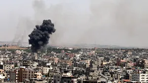 Grupurile fundamentaliste Hamas şi Jihadul Islamic au lansat sute de rachete spre Israel/ Zeci de morţi în Fâşia Gaza