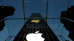 Apple a răscumpărat acţiuni de 10 miliarde dolari în trimestrul al doilea şi este pe primul loc în lume