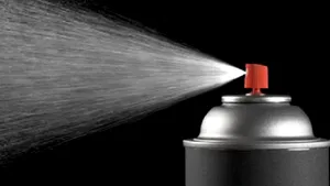 PERICOLELE ASCUNSE ale deodorantelor: Ce afecţiuni grave pot cauza spray-urile