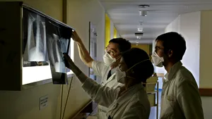 Organele atacate de coronavirus. Oamenii de ştiinţă încep să înţeleagă abia acum efectele reale ale COVID-19. „Nu e un simplu virus respirator”