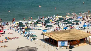 Toate construcţiile ilegale de pe plaja din Mamaia vor fi demolate