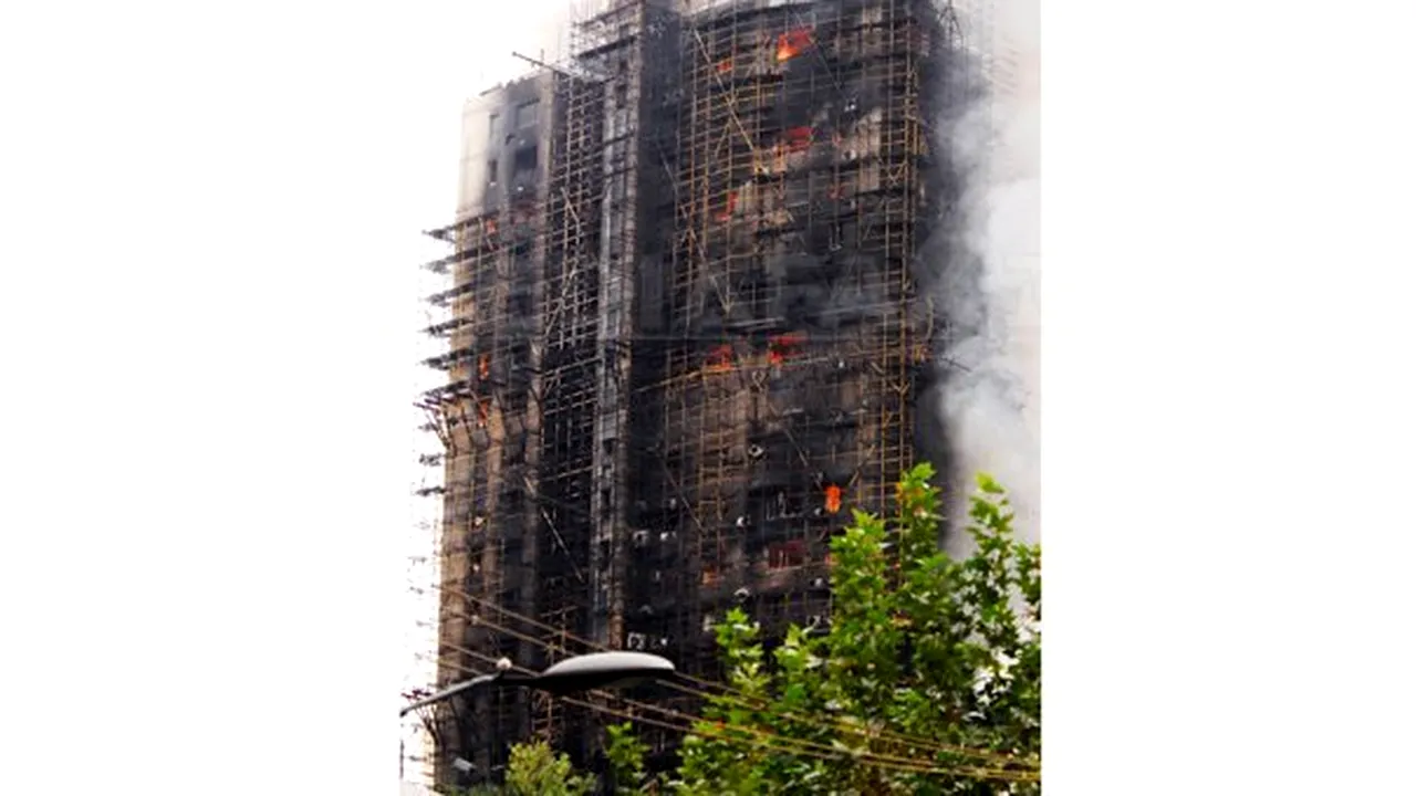 Cel puţin 53 de morţi în urma incendiului din Shanghai - VIDEO