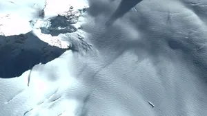 Ce s-a prăbuşit în Antarctica? Obiectul MISTERIOS descoperit prin Google Earth | VIDEO