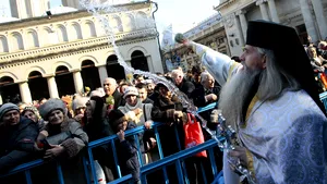 REPORTAJ Bobotează la Patriarhie. Vacarmul ninsorii-vedeta Bobotezei