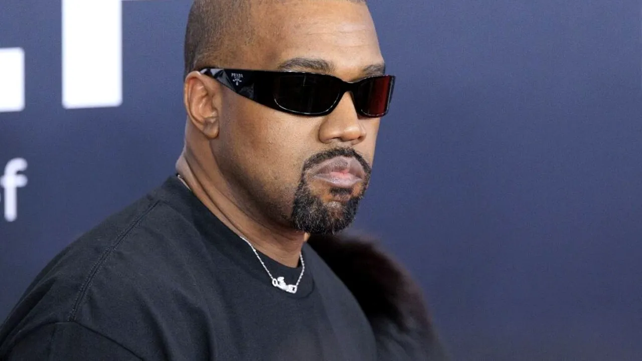 Kanye West are interdicție de acces în Australia din cauza piesei „Heil Hitler”