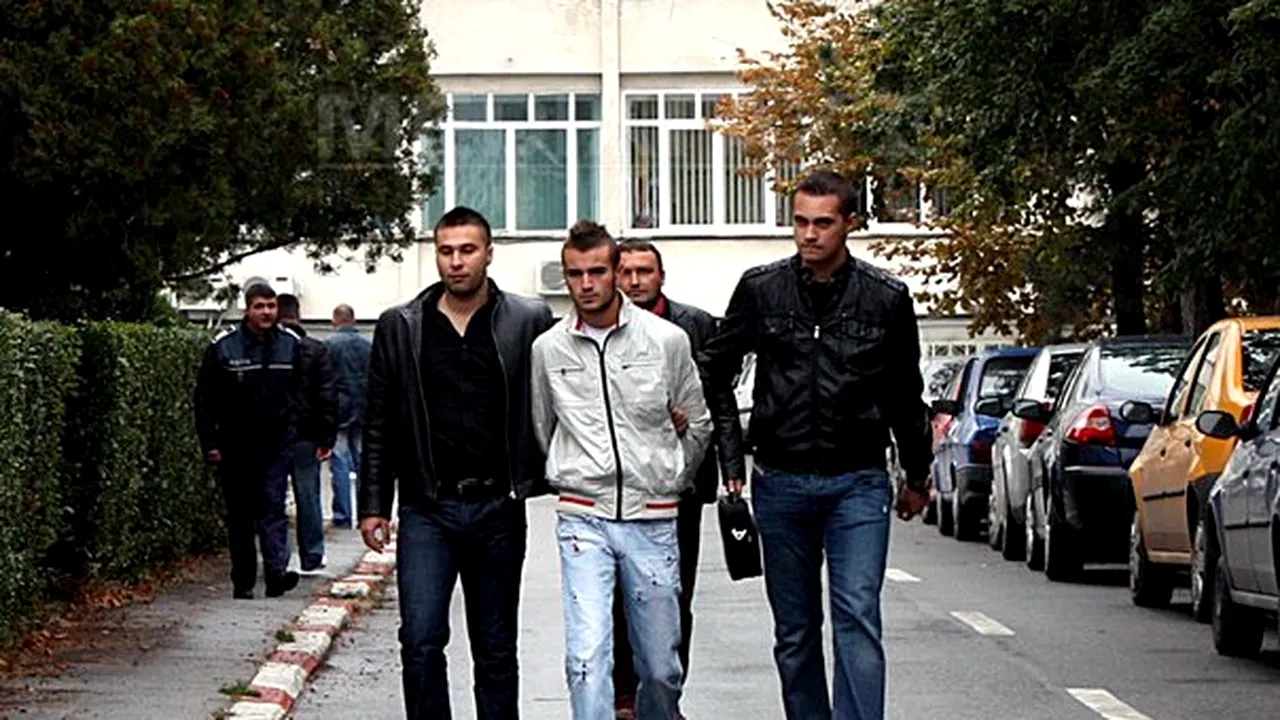 Agresorul elevului înjunghiat mortal la Craiova a fost reţinut - VIDEO