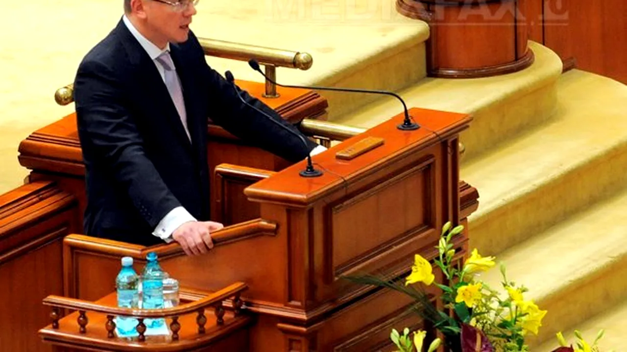 Păduraru spune că moţiunea de cenzură a USL împotriva Guvernului Ungureanu a trecut cu sprijinul PDL