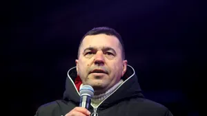 Cosmin Contra se întoarce în fotbal după o pauză de trei luni. Echipa pe care o va antrena va avea staff tehnic românesc