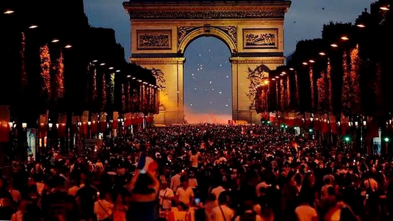 CM 2018 | Bucurie la Paris pentru victoria echipei naţionale, curmată de gaze lacrimogene: 