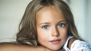 Declarată CEA MAI FRUMOASĂ fată din lume la numai 8 ani. Cine este Kristina Pimenova - GALERIE FOTO
