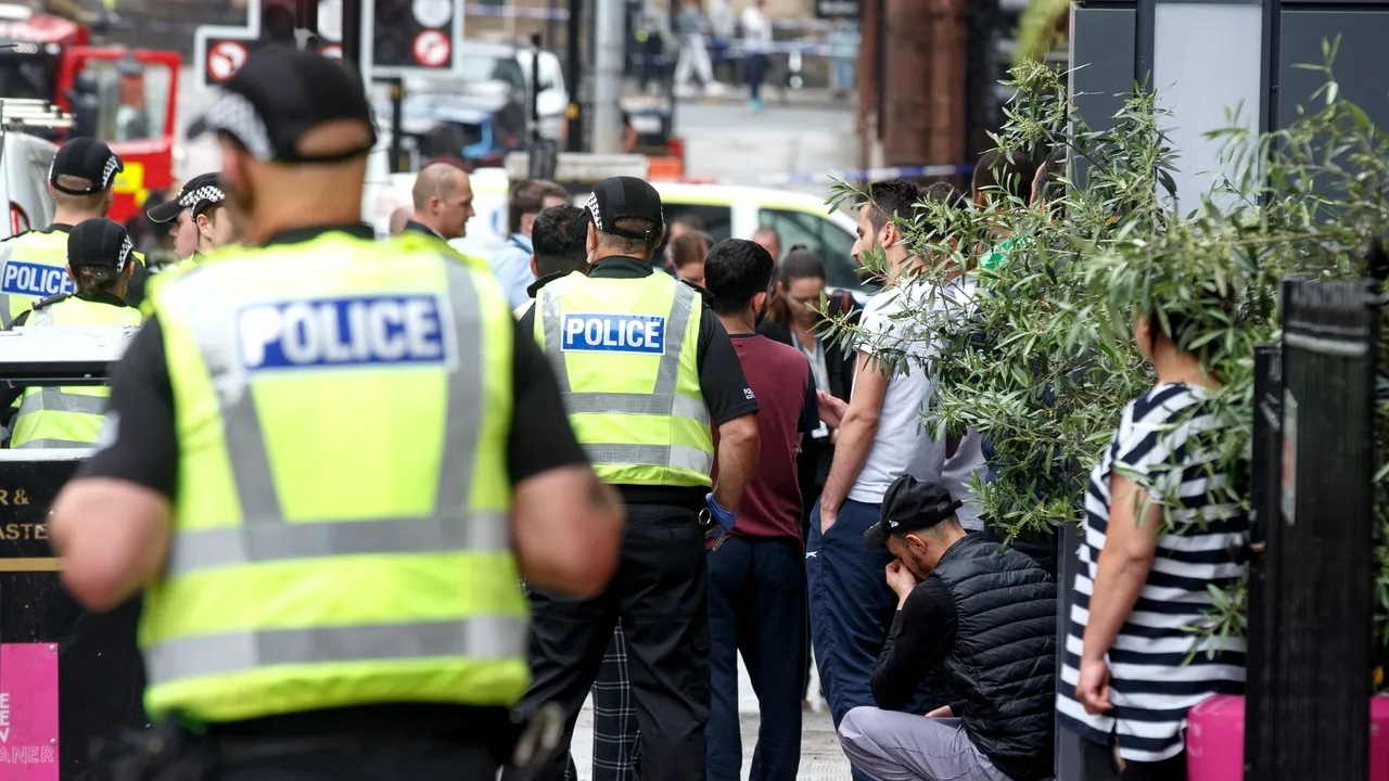 Cine e atacatorul din Glasgow: Un solicitant de azil sudanez cu probleme mentale / A fost împuşcat mortal de poliţişti