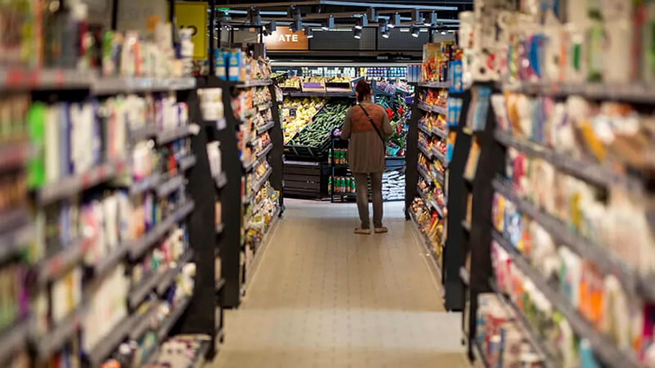 Premieră pe piaţa de retail. O companie românească cumpără 87 de magazine Profi şi Mega Image de la gigantul Ahold Delhaize