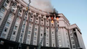 Rusia a lansat cel mai mare atac asupra Kievului. A fost avariată și o clădire guvernamentală