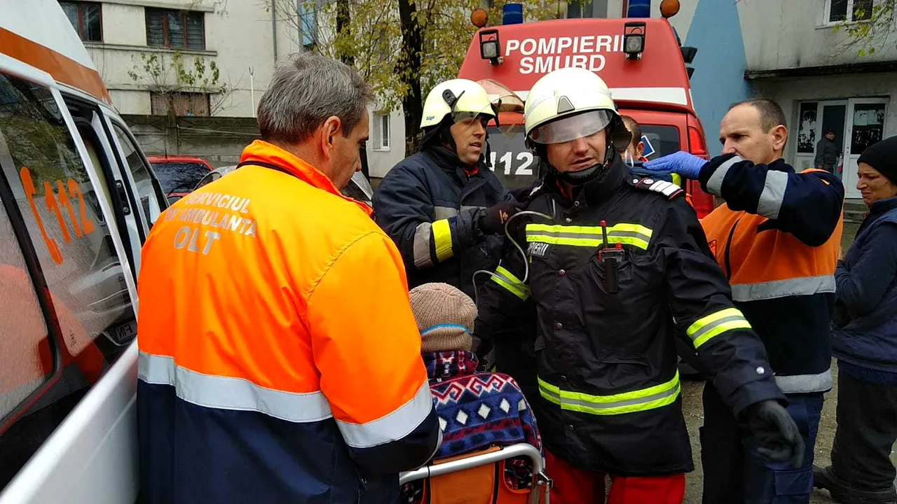 INCENDIU într-o clădire care adăposteşte locuinţe sociale în Slatina: O femeie a murit