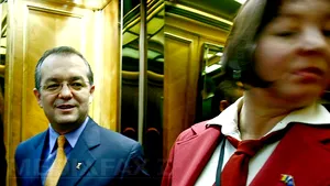 Liftierele din Camera Deputaţilor au uniformă nouă. Cât au costat ţinutele