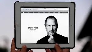 Joi, 6 octombrie 2011 / 06:39:06 – A murit Steve Jobs, fondatorul Apple
