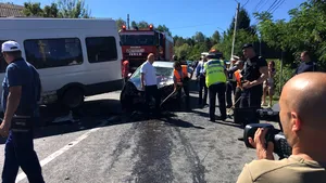 ACCIDENT GRAV în Hunedoara | Cel puţin 13 persoane rănite după impactul dintre un microbuz care transporta mineri de la Uricani şi un autoturism 