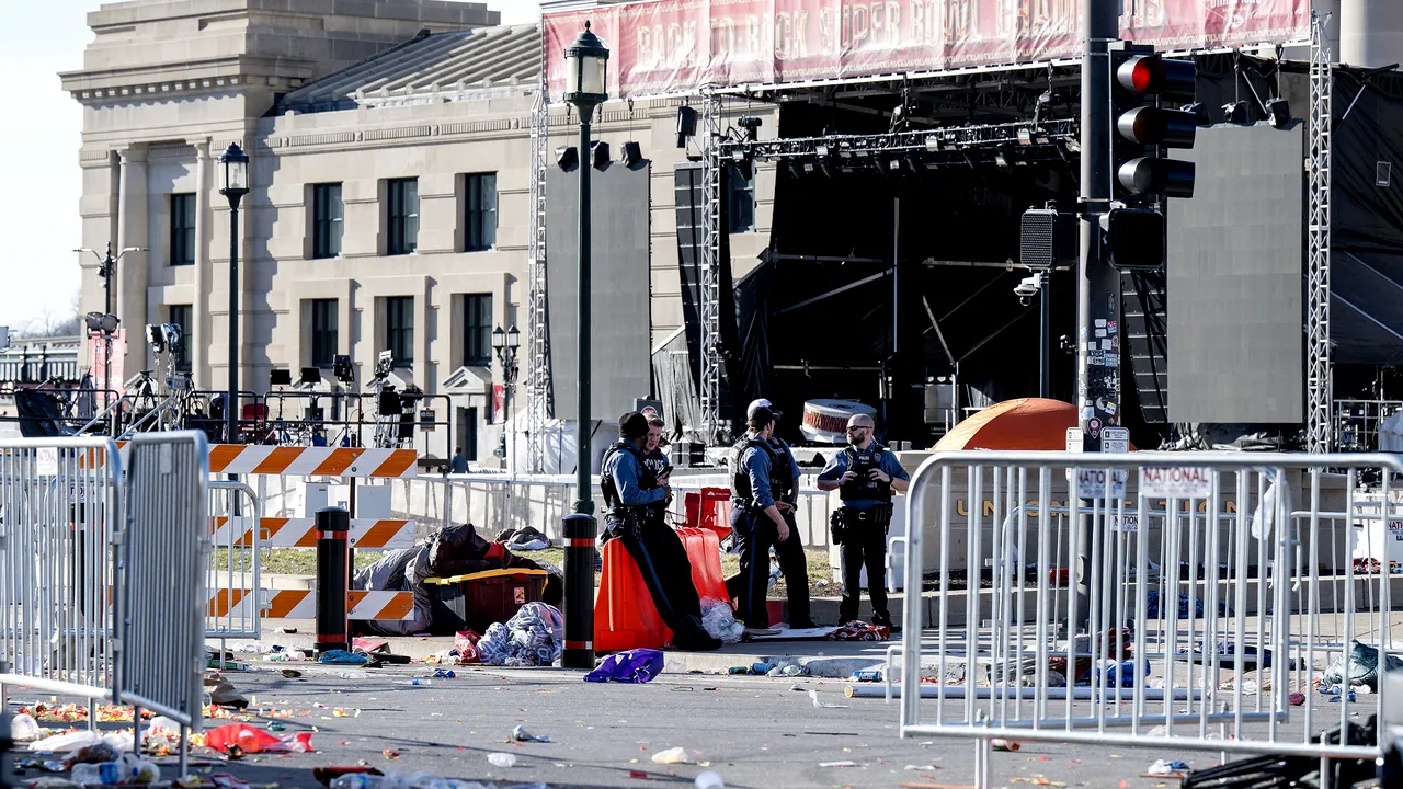 Iubitul lui Taylor Swift donează şi el bani pentru victimele tragediei de la parada echipei Kansas City Chiefs