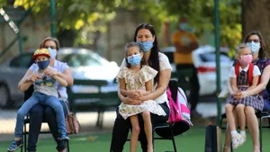 Vacanţa de o lună stresează părinţii. Elevii intră în vacanţa de primăvară 2021 în perioada 2 aprilie - 4 mai