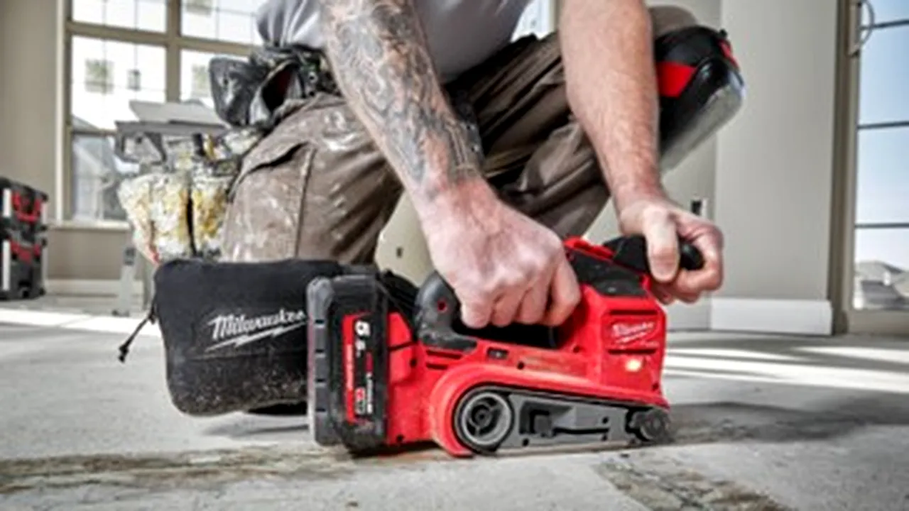 MILWAUKEE® extinde gama soluţiilor de şlefuit cu acumulator