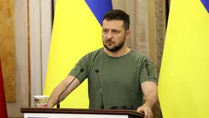 Zelenski, agasat de translator. Preşedintele ucrainean îşi traduce singur discursul