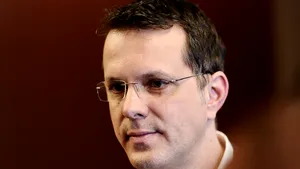 Ionuţ Moşteanu: Marcel Ciolacu e gata să dea foc ţării pentru a rămâne agăţat de putere