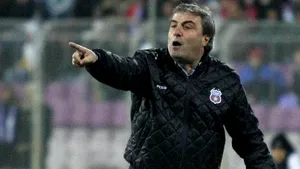 Universitatea Craiova - Steaua Bucureşti, scor 1-2, în Liga I