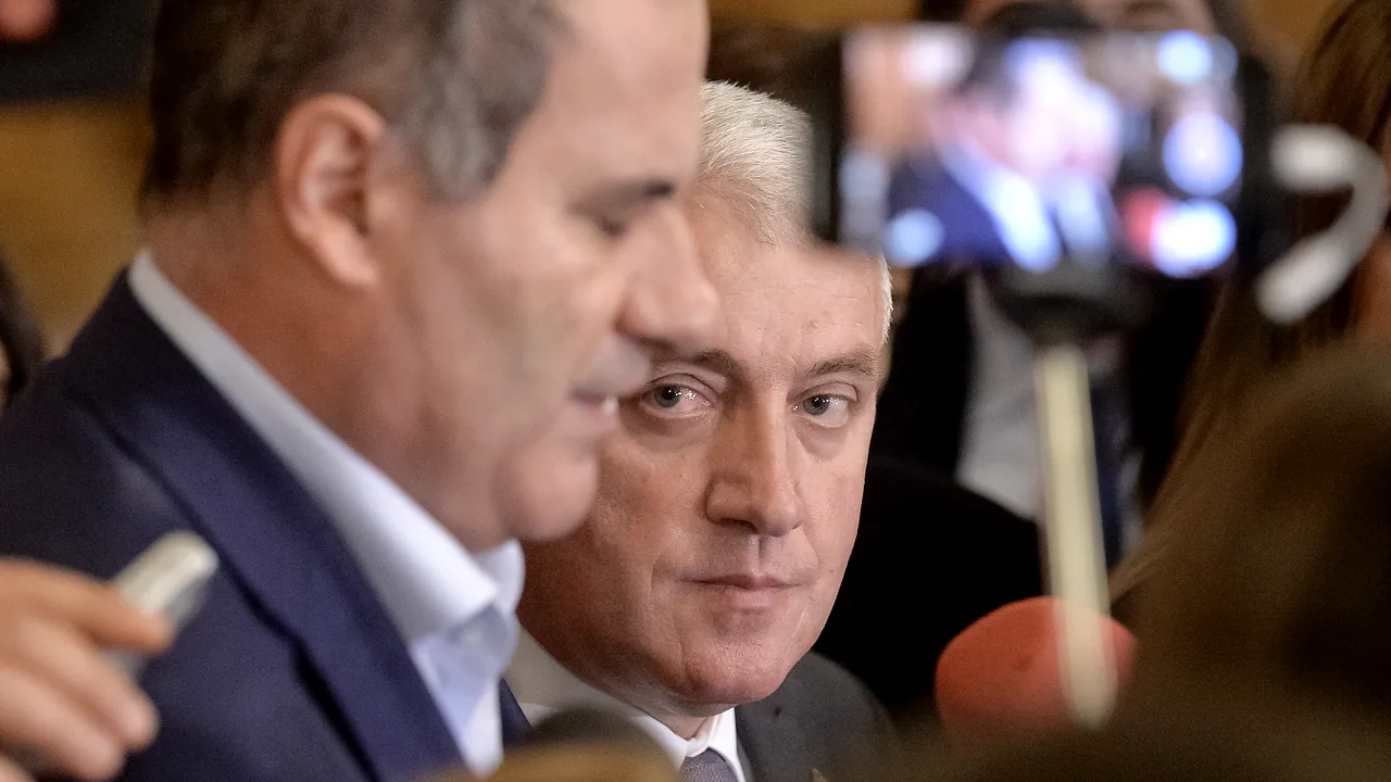 Adrian Ţuţuianu şi-a anunţat înscrierea în Pro România