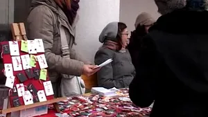 Mărţişoare tradiţionale, obiecte handmade, kitsch-uri şi corturi din plastic, de 1 Martie