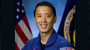 Povestea luptatorului SEAL care a devenit doctor la Harvard şi apoi astronaut NASA