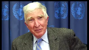 Scriitorul american John Updike a decedat