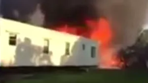 Un avion de mici dimensiuni s-a prăbuşit într-un parc de rulote la Palm Beach, în Florida -  VIDEO