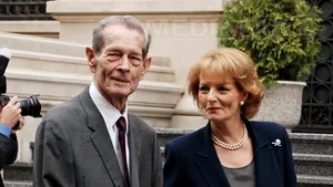 Regele Mihai a mers luni seară în Parlament ca să vadă sala de plen unde va rosti discursul