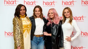 Spice Girls filmează un nou videoclip pentru piesa Wannabe