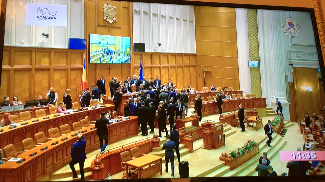 Lower Chamber Meeting Ends In Scandal As Opposition Tries To Dismiss Chairman