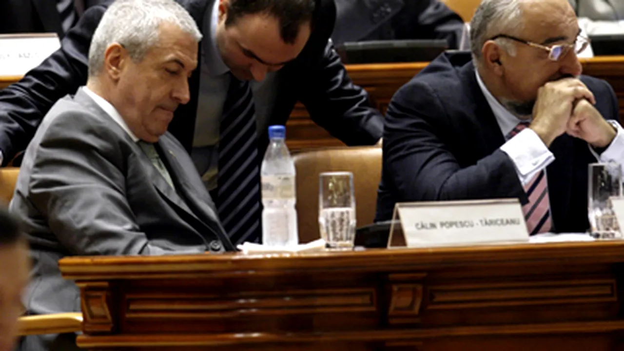 Sindicaliştii din educaţie depun, luni, plângere împotriva lui Tăriceanu, Vosganian şi Adomniţei