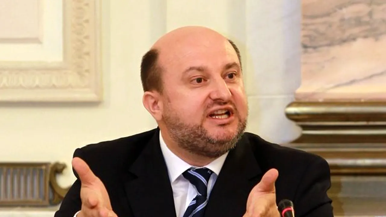 Daniel Chiţoiu: Licitaţia pentru Oltchim a fost corectă. Răspund cu funcţia