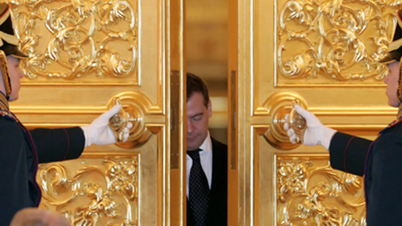 Medvedev: Rusia este dispusă să îşi reducă arsenalul nuclear
