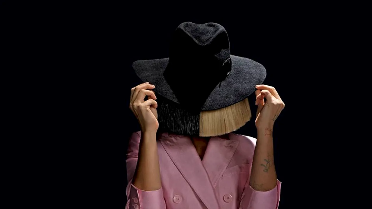 Sia a postat o poză în care apare goală, ca să scape de paparazzi: ”Păstraţi-vă banii, uitaţi-o aici pe gratis“ - FOTO