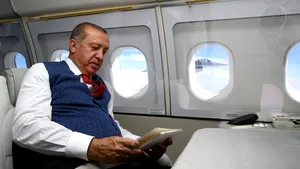 Vocea lui Erdogan s-a auzit în cele mai mari reţele de telefonie mobilă din Turcia. Ce mesaj au ascultat toţi cei care au încercat să dea un telefon noaptea trecută