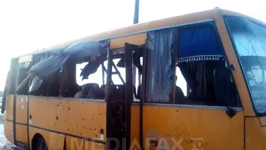 Bilanţul tirului de obuz care a atins joi un troleibuz la Doneţk, revizuit la opt morţi