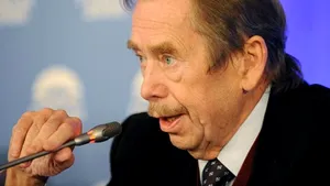 FOCUS: 80 de ani de la naşterea unei legende anticomuniste – Václav Havel / 
