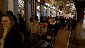 Protest faţă de chiriile prea mari şi faţă de evacuările forţate din Cluj: „Dă Doamne să dispară piaţa imobiliară” - FOTO