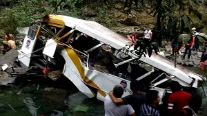 Cel puţin şapte morţi şi 21 de răniţi, într-un accident rutier în Mexic - VIDEO