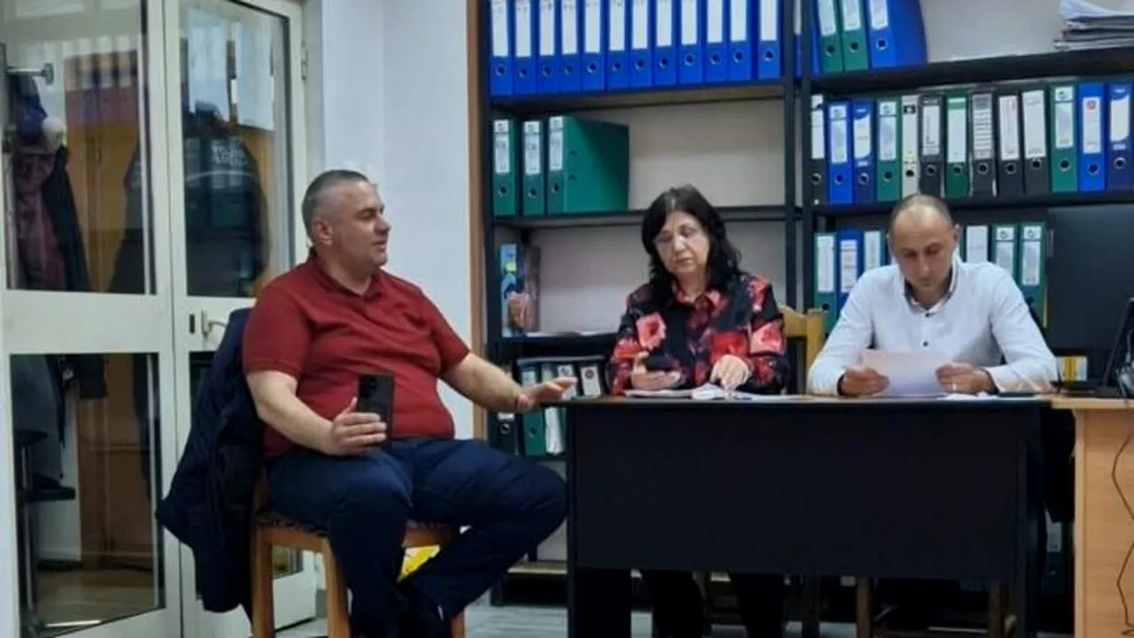 Scandal la Primăria Motru. Jurnaliștii au fost împiedicați să participe la ședința Consiliului Local