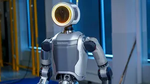 Boston Dynamics prezintă robotul umanoid Atlas, complet electric