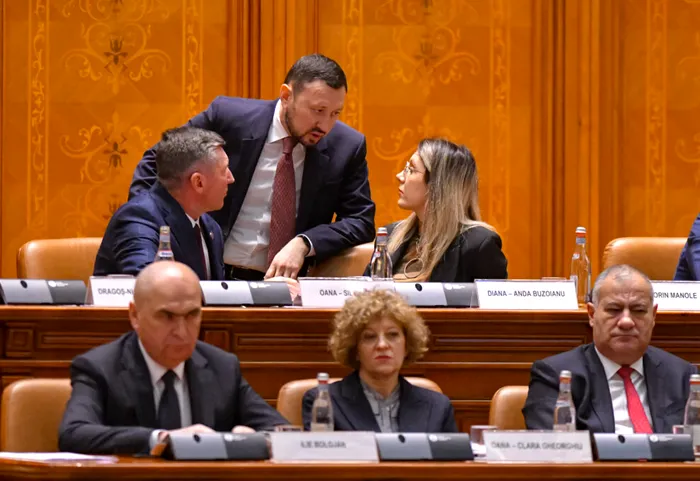Live Text Senatul supune la vot moțiunea inițiată de AUR împotriva Dianei Buzoianu. PSD susține demersul. Bolojan, prezent în plen. Buzoianu: E o moțiune bambilici cerută de PSD și livrată de AUR și SOS
