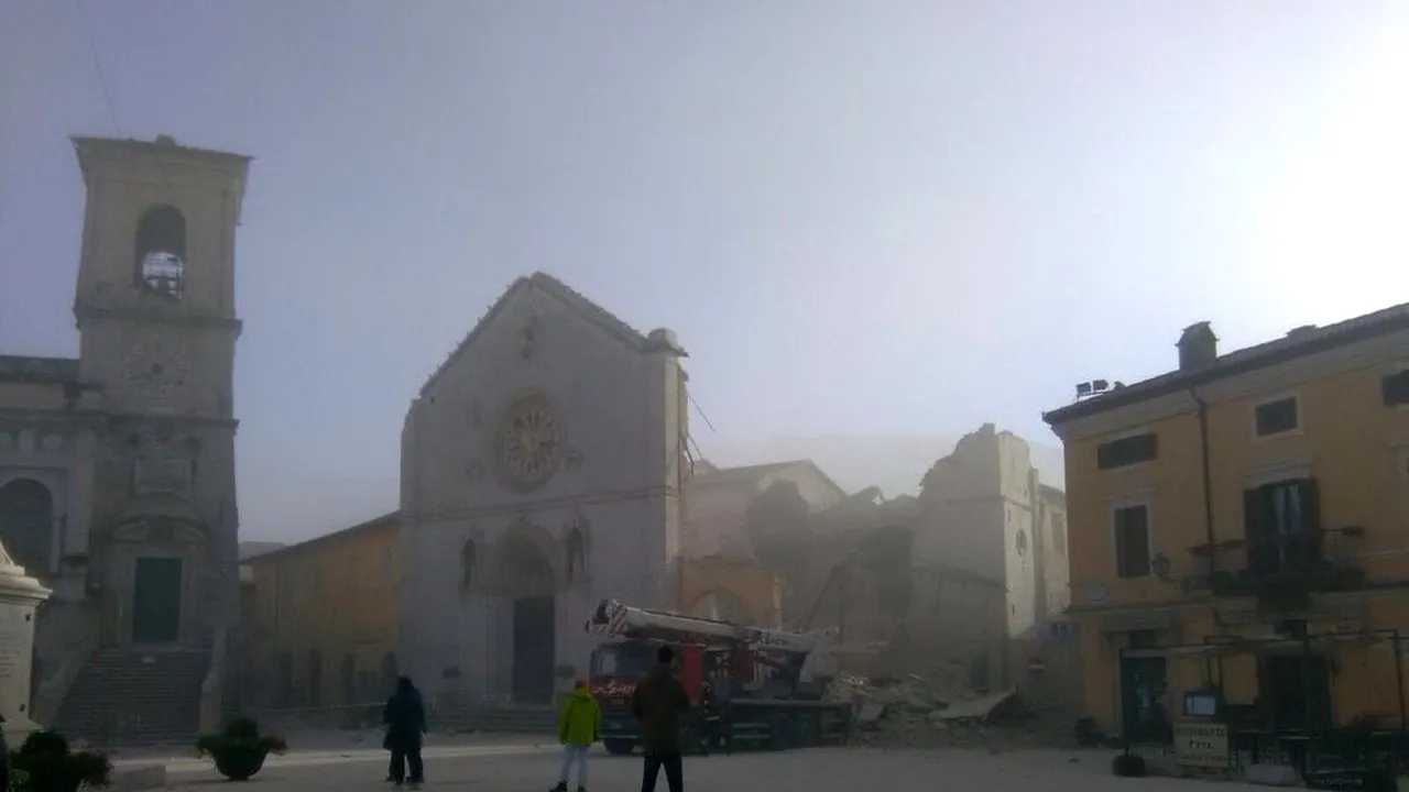 CUTREMURUL de 6,5 grade, cel mai puternic în Italia din 1980: 900 de mişcări telurice în ultimele zile